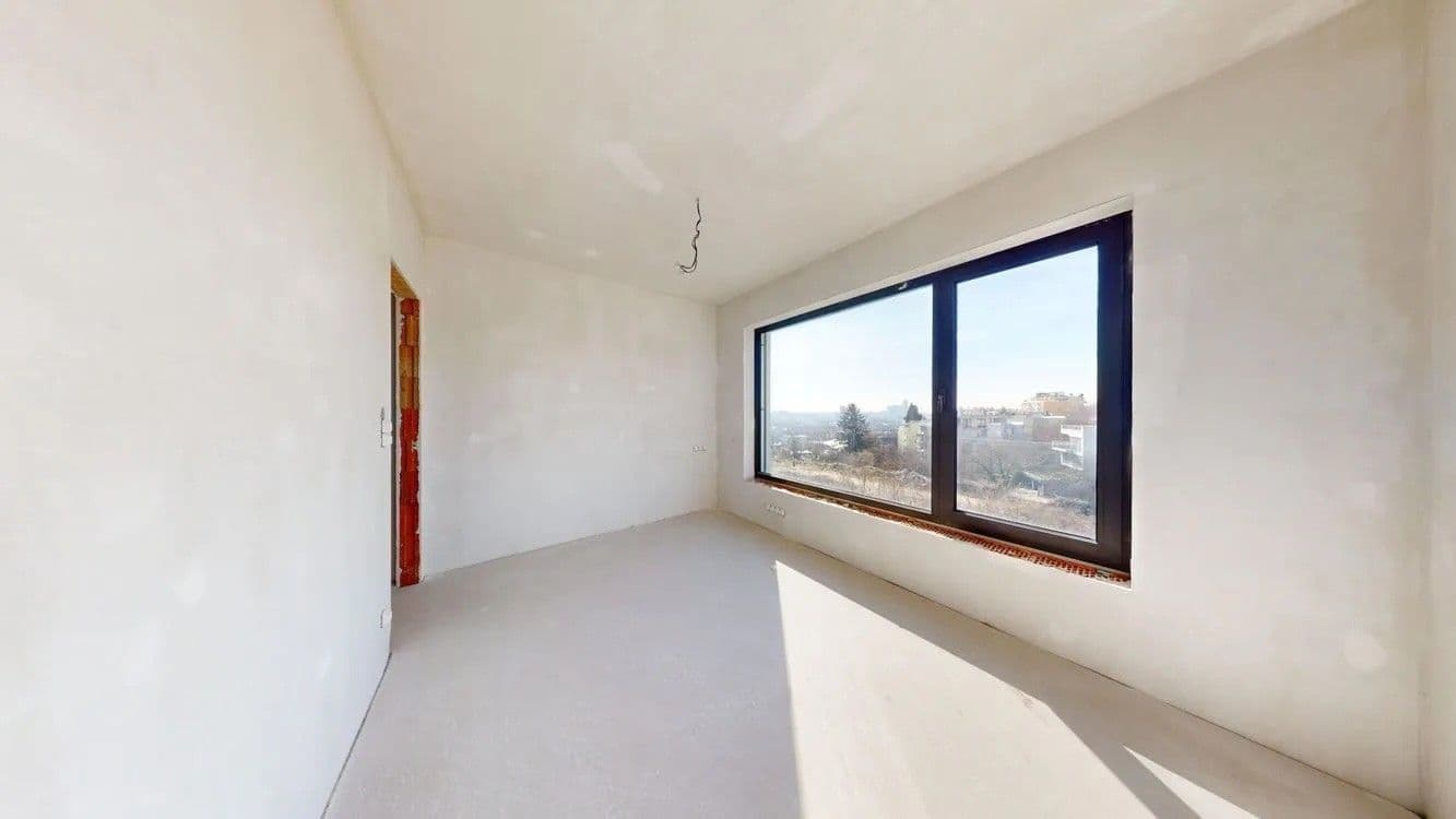 Predaj domu 243 m², pozemek 359 m², Svätovavrinecká, Nové Mesto, Bratislavský kraj Predaj domu 243 m², pozemek 359 m², Svätovavrinecká, Nové Mesto, Bratislavský kraj