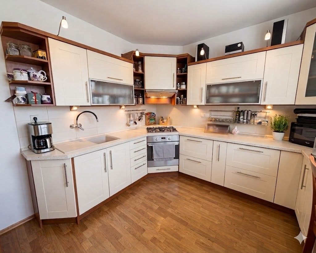 Predaj domu 280 m², pozemek 1.376 m², Haniska, Košický kraj Predaj domu 280 m², pozemek 1.376 m², Haniska, Košický kraj