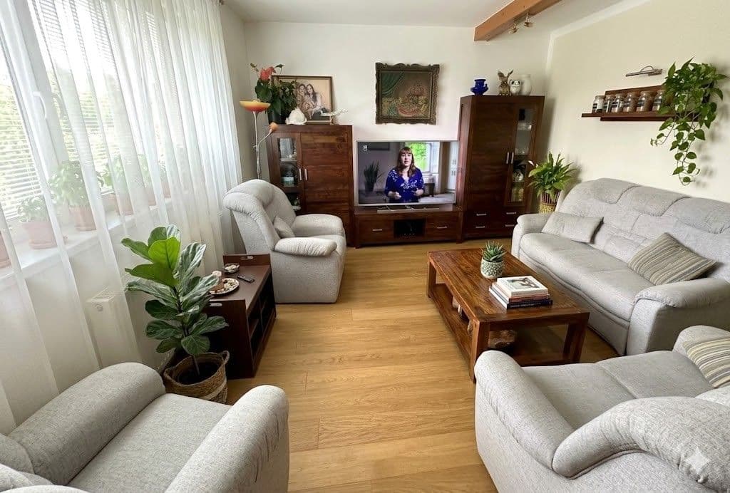 Predaj domu 280 m², pozemek 1.376 m², Haniska, Košický kraj Predaj domu 280 m², pozemek 1.376 m², Haniska, Košický kraj