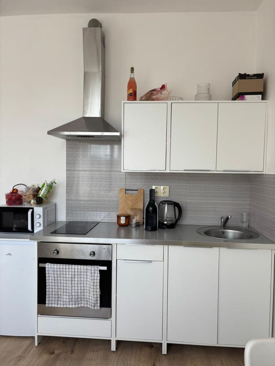 Prenájom bytu Garsoniéra 24 m², Husova tř., České Budějovice, Jihočeský kraj Prenájom bytu Garsoniéra 24 m², Husova tř., České Budějovice, Jihočeský kraj