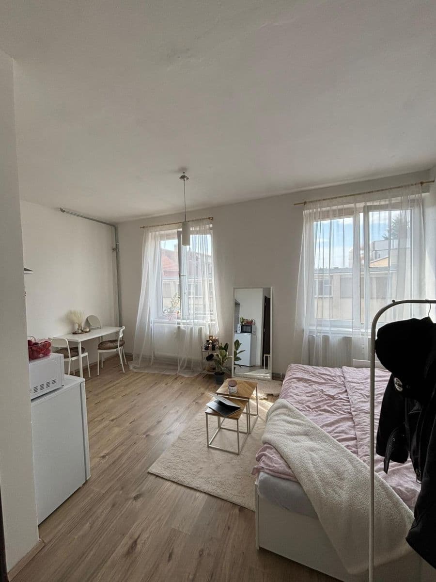 Prenájom bytu Garsoniéra 24 m², Husova tř., České Budějovice, Jihočeský kraj Prenájom bytu Garsoniéra 24 m², Husova tř., České Budějovice, Jihočeský kraj