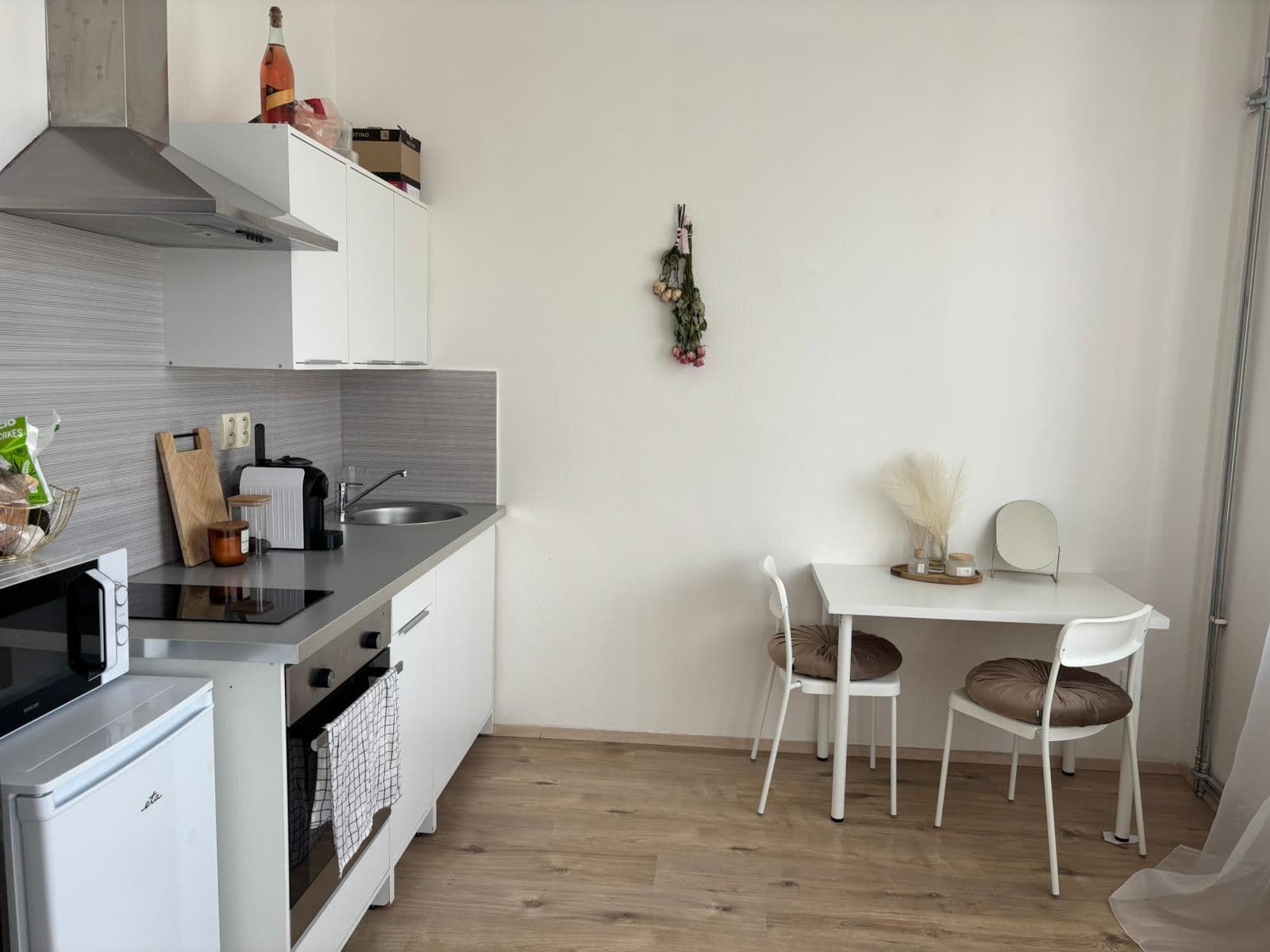 Prenájom bytu Garsoniéra 24 m², Husova tř., České Budějovice, Jihočeský kraj Prenájom bytu Garsoniéra 24 m², Husova tř., České Budějovice, Jihočeský kraj