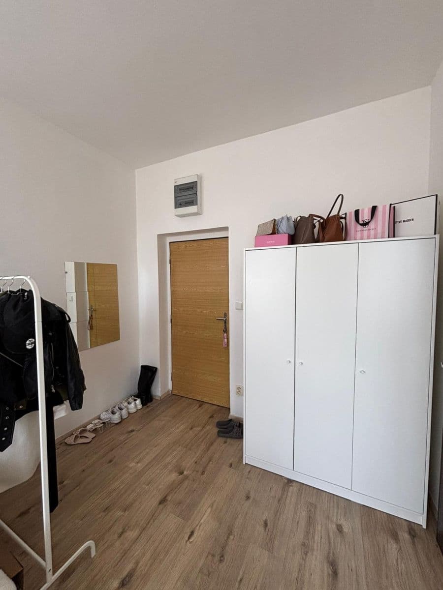 Prenájom bytu Garsoniéra 24 m², Husova tř., České Budějovice, Jihočeský kraj Prenájom bytu Garsoniéra 24 m², Husova tř., České Budějovice, Jihočeský kraj
