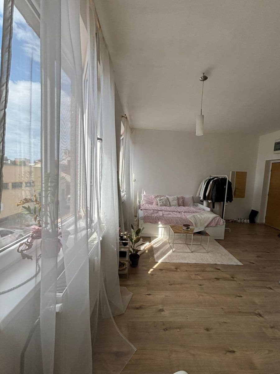 Prenájom bytu Garsoniéra 24 m², Husova tř., České Budějovice, Jihočeský kraj Prenájom bytu Garsoniéra 24 m², Husova tř., České Budějovice, Jihočeský kraj