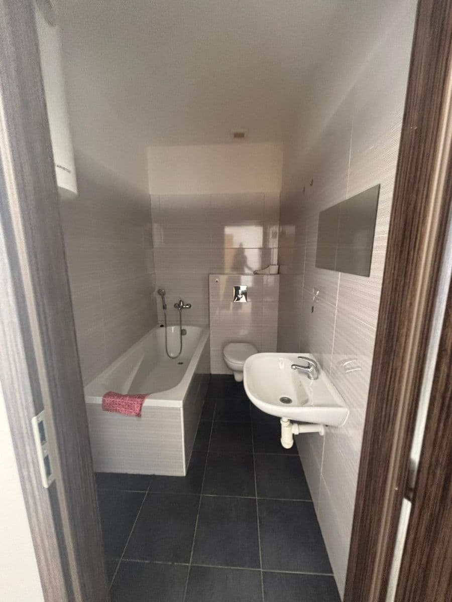 Prenájom bytu Garsoniéra 24 m², Husova tř., České Budějovice, Jihočeský kraj Prenájom bytu Garsoniéra 24 m², Husova tř., České Budějovice, Jihočeský kraj
