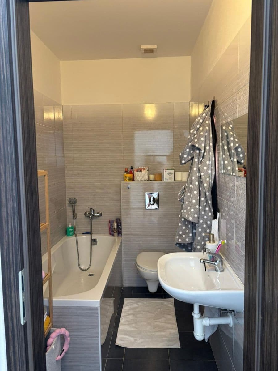 Prenájom bytu Garsoniéra 24 m², Husova tř., České Budějovice, Jihočeský kraj Prenájom bytu Garsoniéra 24 m², Husova tř., České Budějovice, Jihočeský kraj