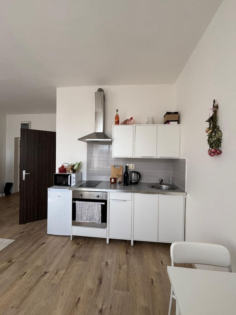 Prenájom bytu Garsoniéra 24 m², Husova tř., České Budějovice, Jihočeský kraj Prenájom bytu Garsoniéra 24 m², Husova tř., České Budějovice, Jihočeský kraj