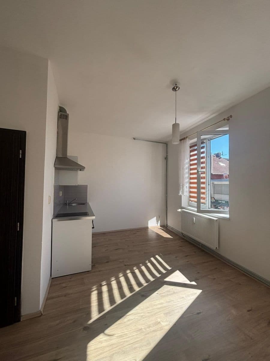 Prenájom bytu Garsoniéra 24 m², Husova tř., České Budějovice, Jihočeský kraj Prenájom bytu Garsoniéra 24 m², Husova tř., České Budějovice, Jihočeský kraj