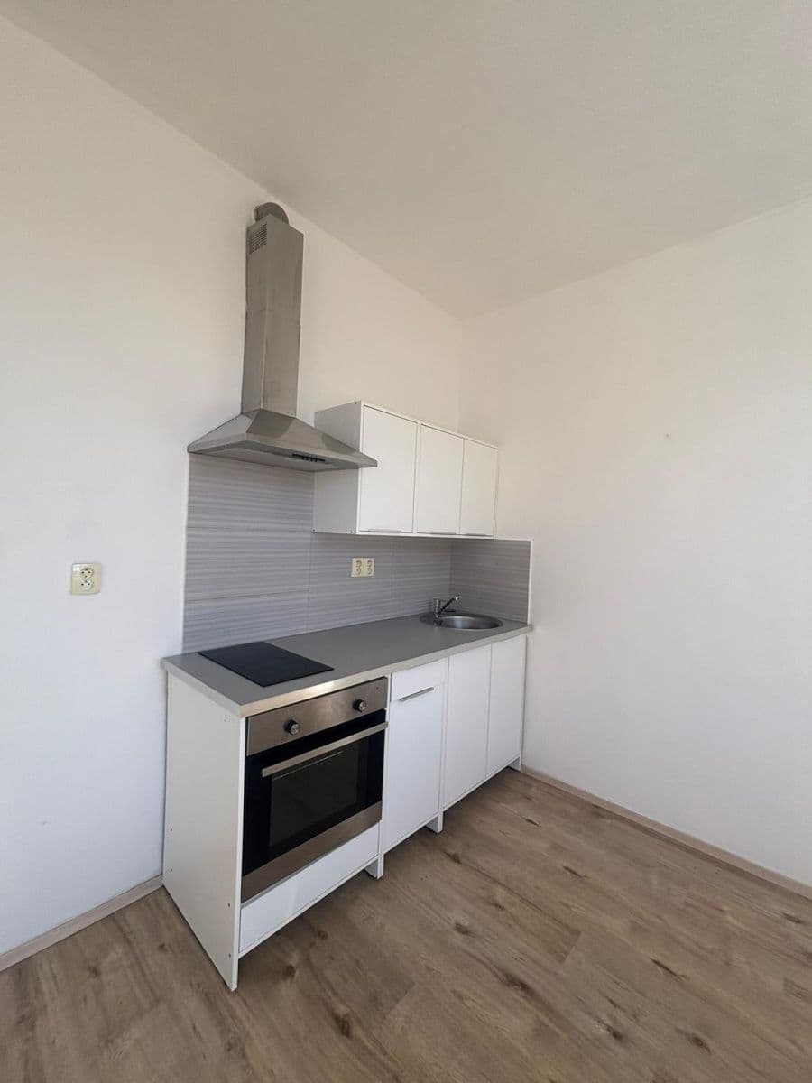Prenájom bytu Garsoniéra 24 m², Husova tř., České Budějovice, Jihočeský kraj Prenájom bytu Garsoniéra 24 m², Husova tř., České Budějovice, Jihočeský kraj