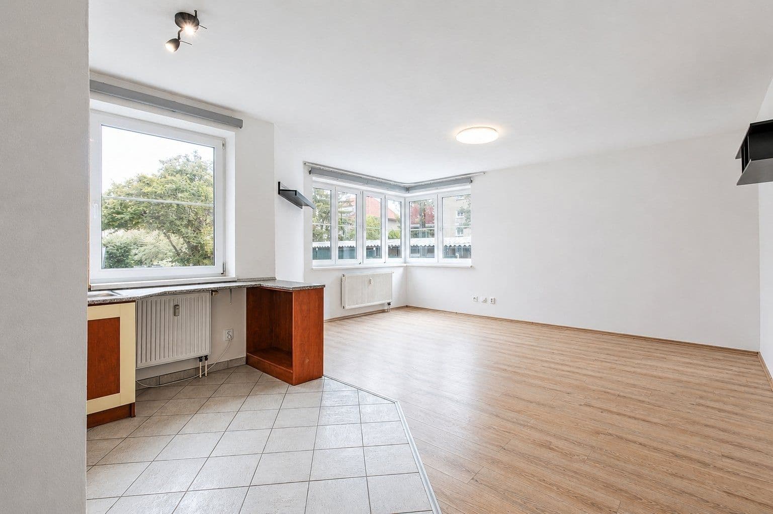 Prenájom bytu 1-izbový 50 m², Kmochova, Hostivice, Středočeský kraj Prenájom bytu 1-izbový 50 m², Kmochova, Hostivice, Středočeský kraj