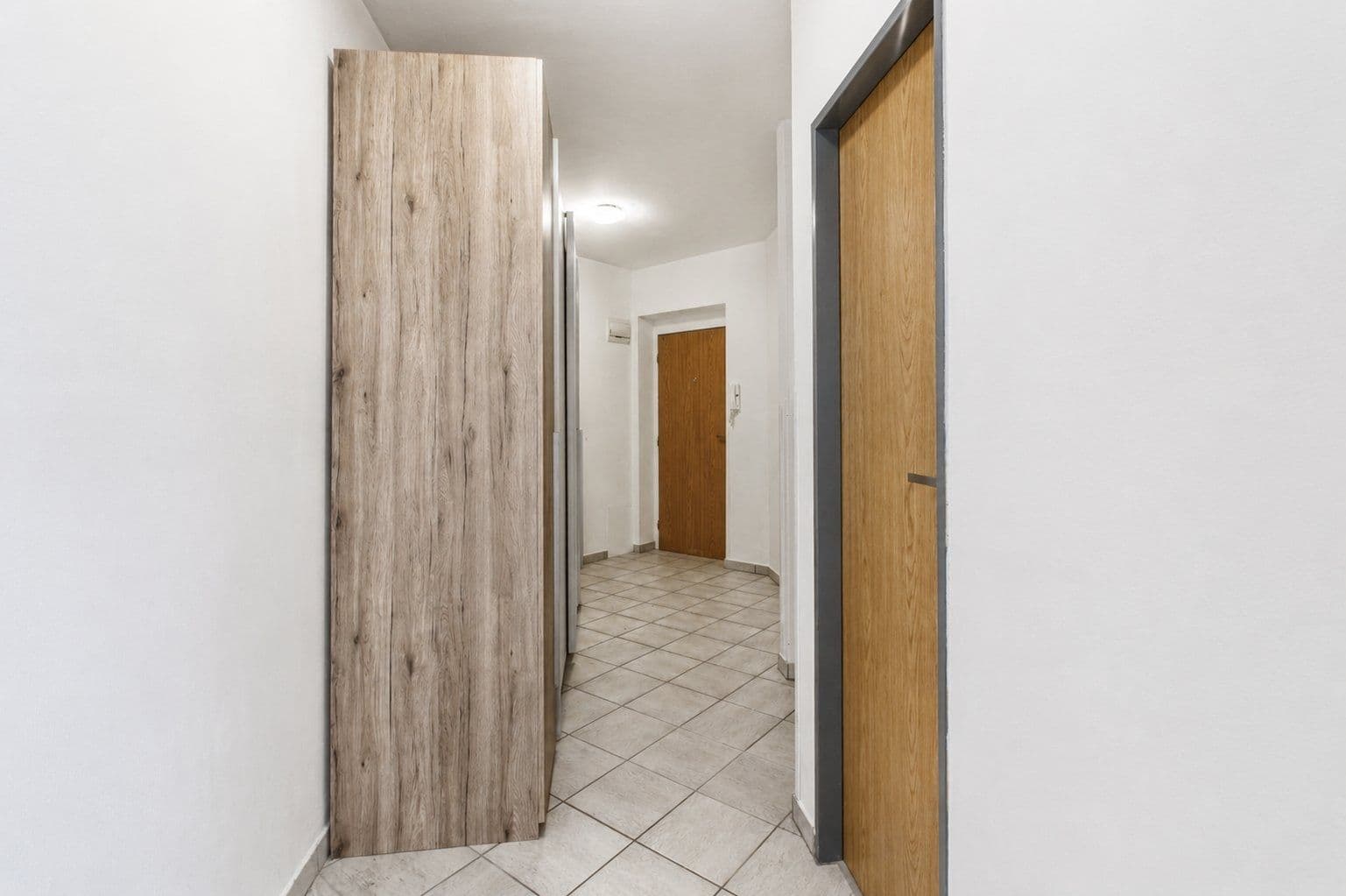 Prenájom bytu 1-izbový 50 m², Kmochova, Hostivice, Středočeský kraj Prenájom bytu 1-izbový 50 m², Kmochova, Hostivice, Středočeský kraj
