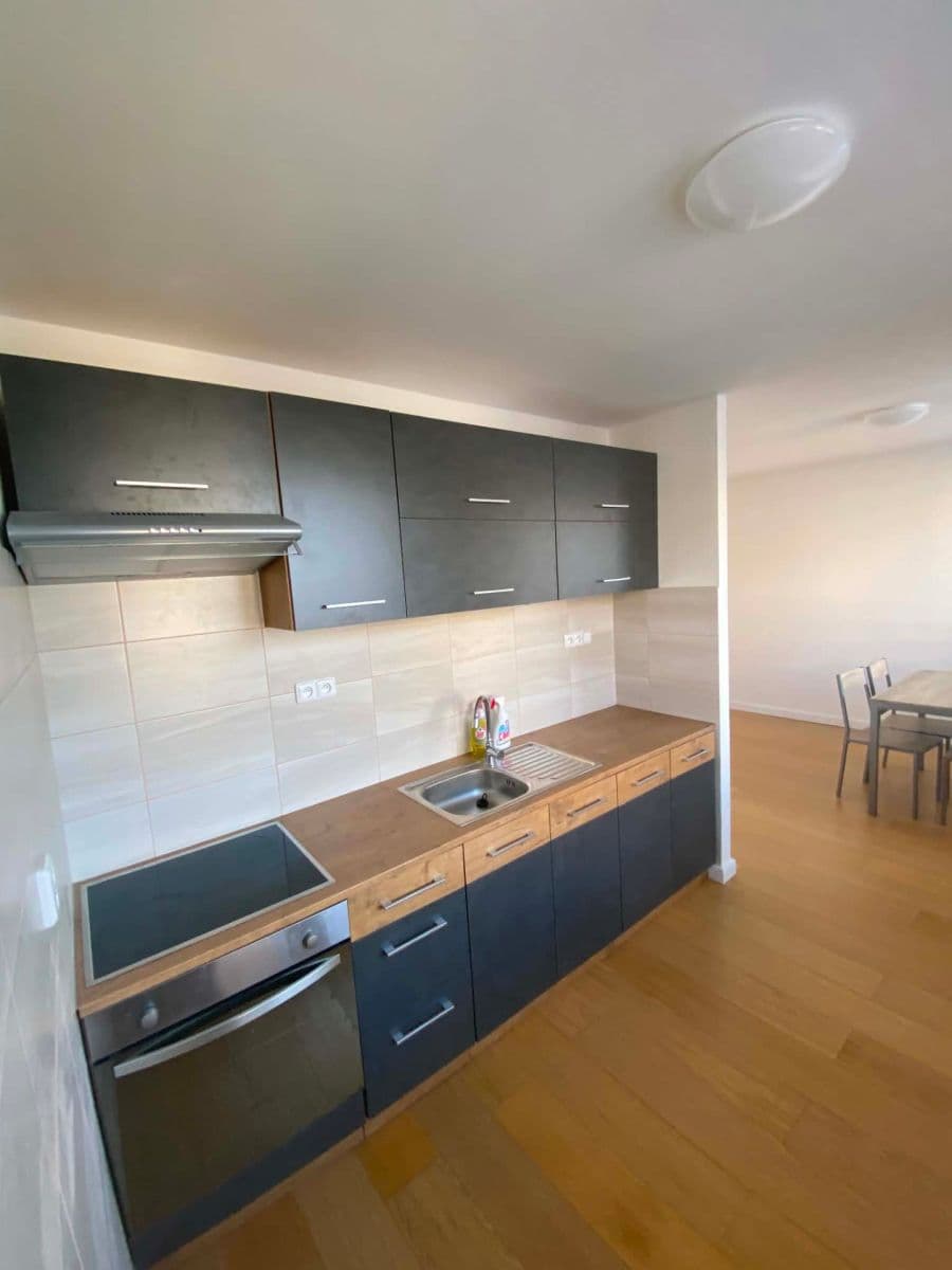 Prenájom bytu 3-izbový 75 m², Platanová, Benátky nad Jizerou, Středočeský kraj Prenájom bytu 3-izbový 75 m², Platanová, Benátky nad Jizerou, Středočeský kraj