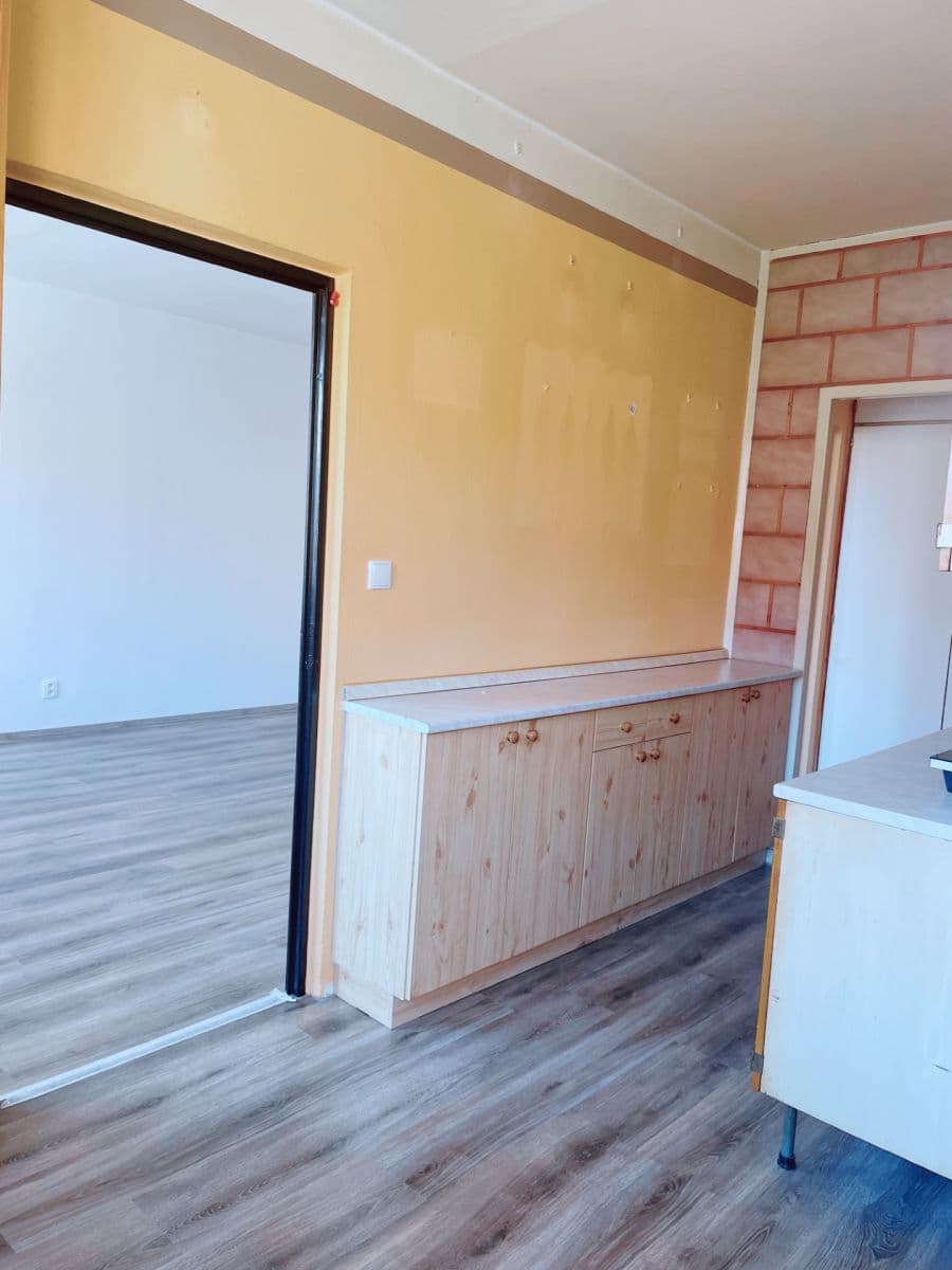 Prenájom bytu 3-izbový 69 m², Bílovice, Zlínský kraj Prenájom bytu 3-izbový 69 m², Bílovice, Zlínský kraj