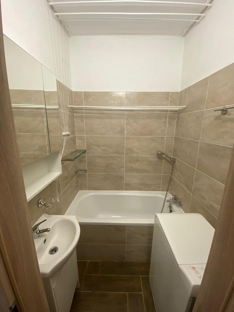 Prenájom bytu 2-izbový 50 m², Wolkerova, Lovosice, Ústecký kraj Prenájom bytu 2-izbový 50 m², Wolkerova, Lovosice, Ústecký kraj
