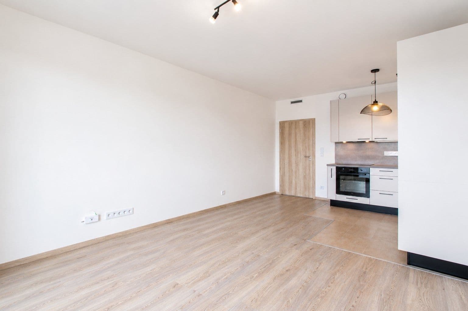 Prenájom bytu 3-izbový 66 m², Arnošta Staňka, Praha, Praha Prenájom bytu 3-izbový 66 m², Arnošta Staňka, Praha, Praha