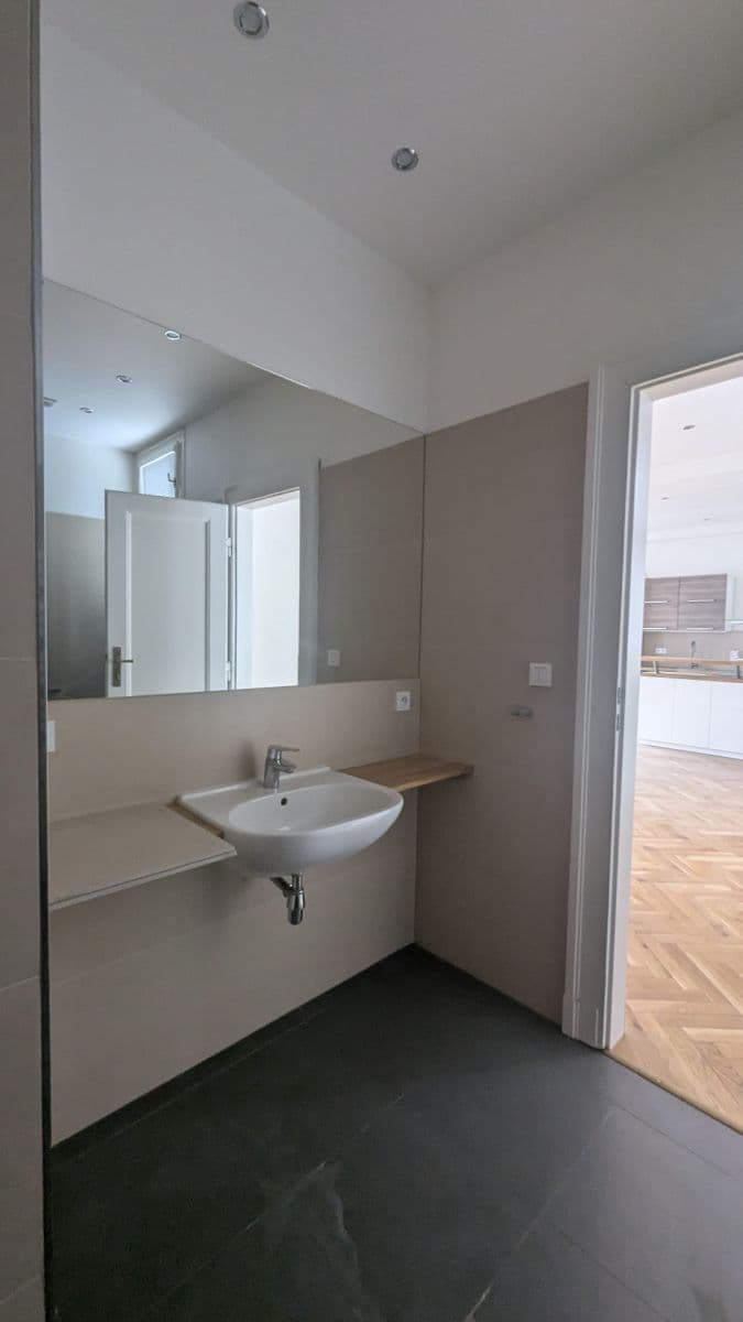 Prenájom bytu 2-izbový 73 m², Vodičkova, Praha, Praha Prenájom bytu 2-izbový 73 m², Vodičkova, Praha, Praha