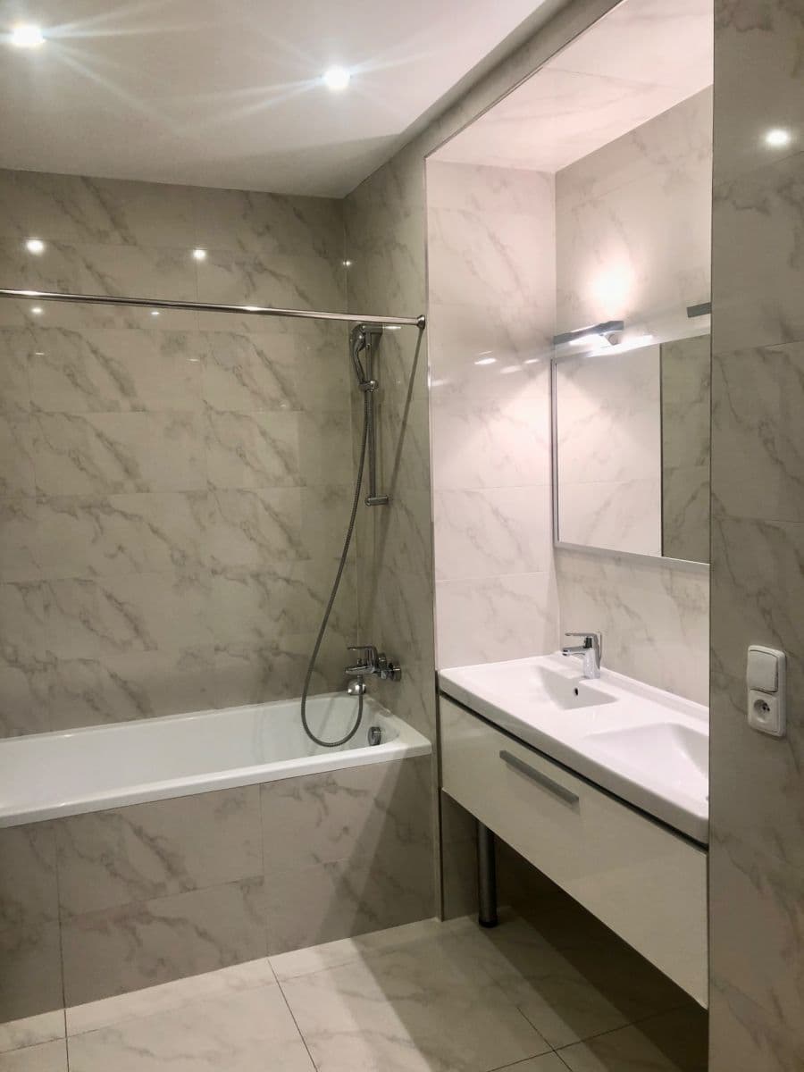 Prenájom bytu 3-izbový 75 m², Na Celné, Praha, Praha Prenájom bytu 3-izbový 75 m², Na Celné, Praha, Praha