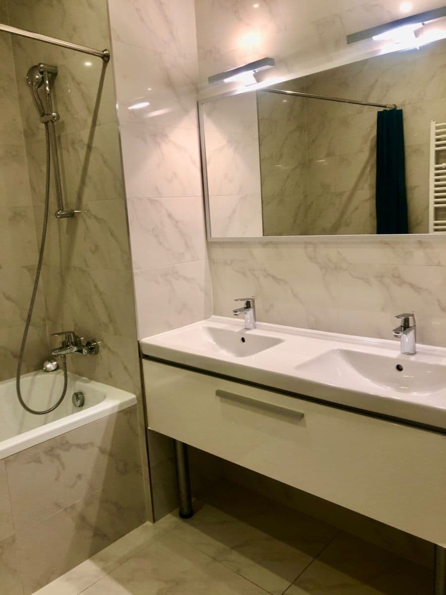 Prenájom bytu 3-izbový 75 m², Na Celné, Praha, Praha Prenájom bytu 3-izbový 75 m², Na Celné, Praha, Praha
