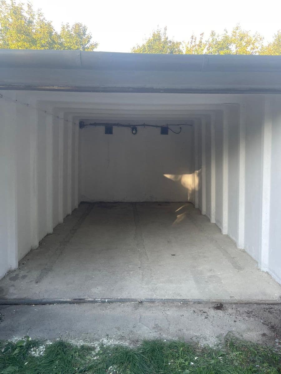 Predaj garáže 15 m², Brno, Jihomoravský kraj Predaj garáže 15 m², Brno, Jihomoravský kraj