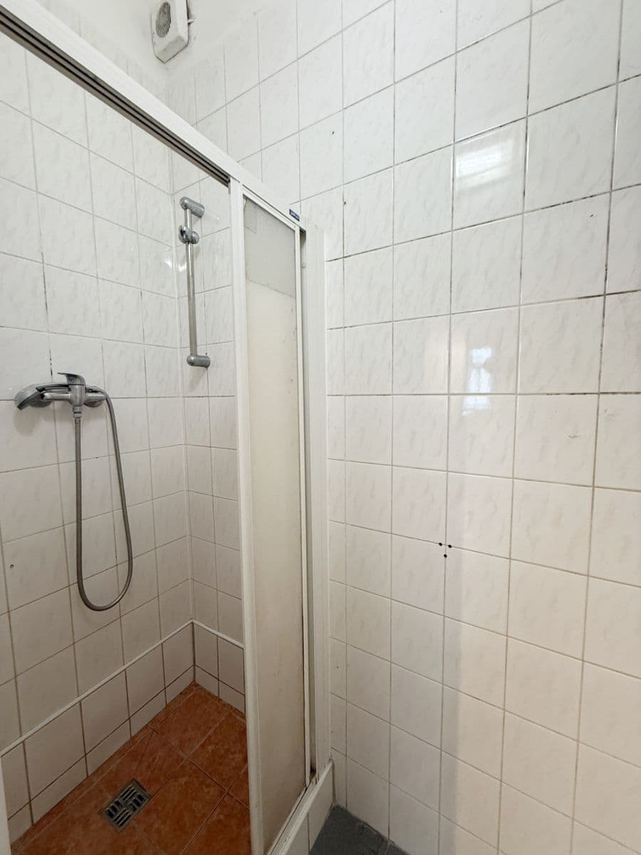 Prenájom bytu 4-izbový 90 m², Sevastopolská, Praha, Praha Prenájom bytu 4-izbový 90 m², Sevastopolská, Praha, Praha