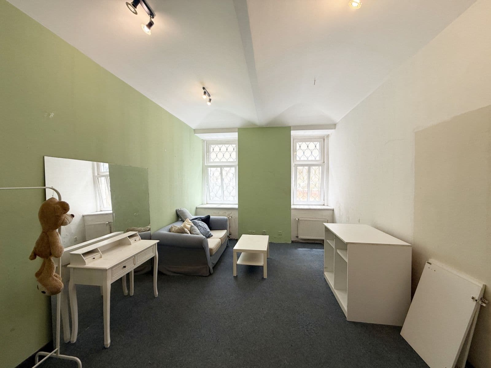 Prenájom bytu 4-izbový 90 m², Sevastopolská, Praha, Praha Prenájom bytu 4-izbový 90 m², Sevastopolská, Praha, Praha