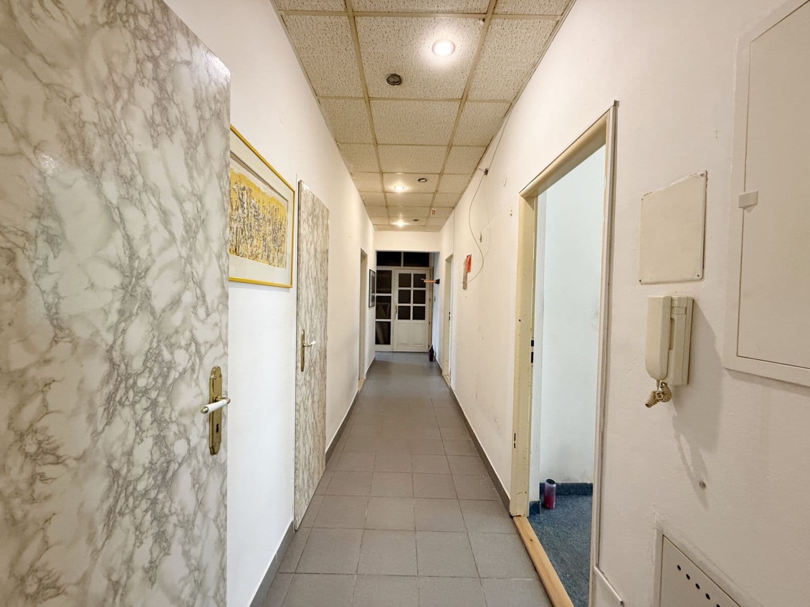 Prenájom bytu 4-izbový 90 m², Sevastopolská, Praha, Praha Prenájom bytu 4-izbový 90 m², Sevastopolská, Praha, Praha
