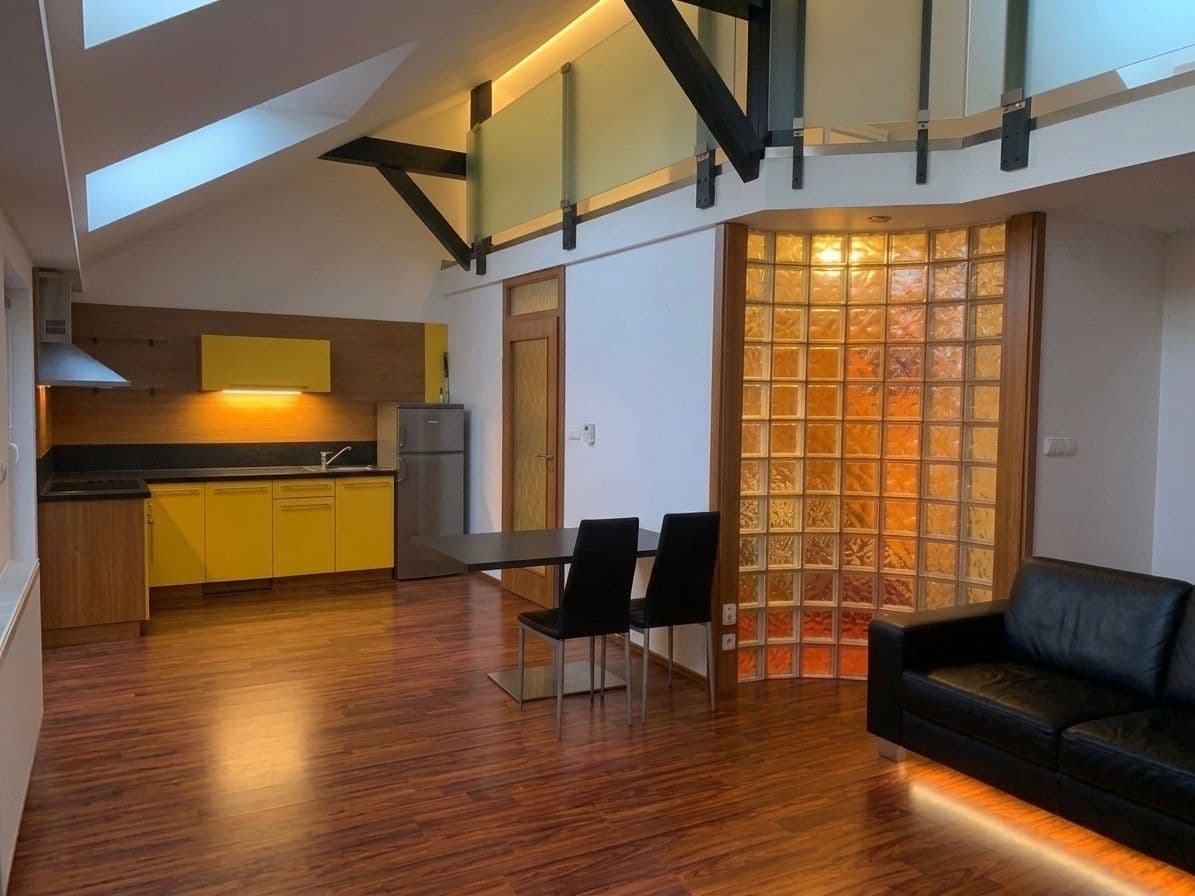 Prenájom bytu 1-izbový 70 m², Hybešova, Brno, Jihomoravský kraj Prenájom bytu 1-izbový 70 m², Hybešova, Brno, Jihomoravský kraj