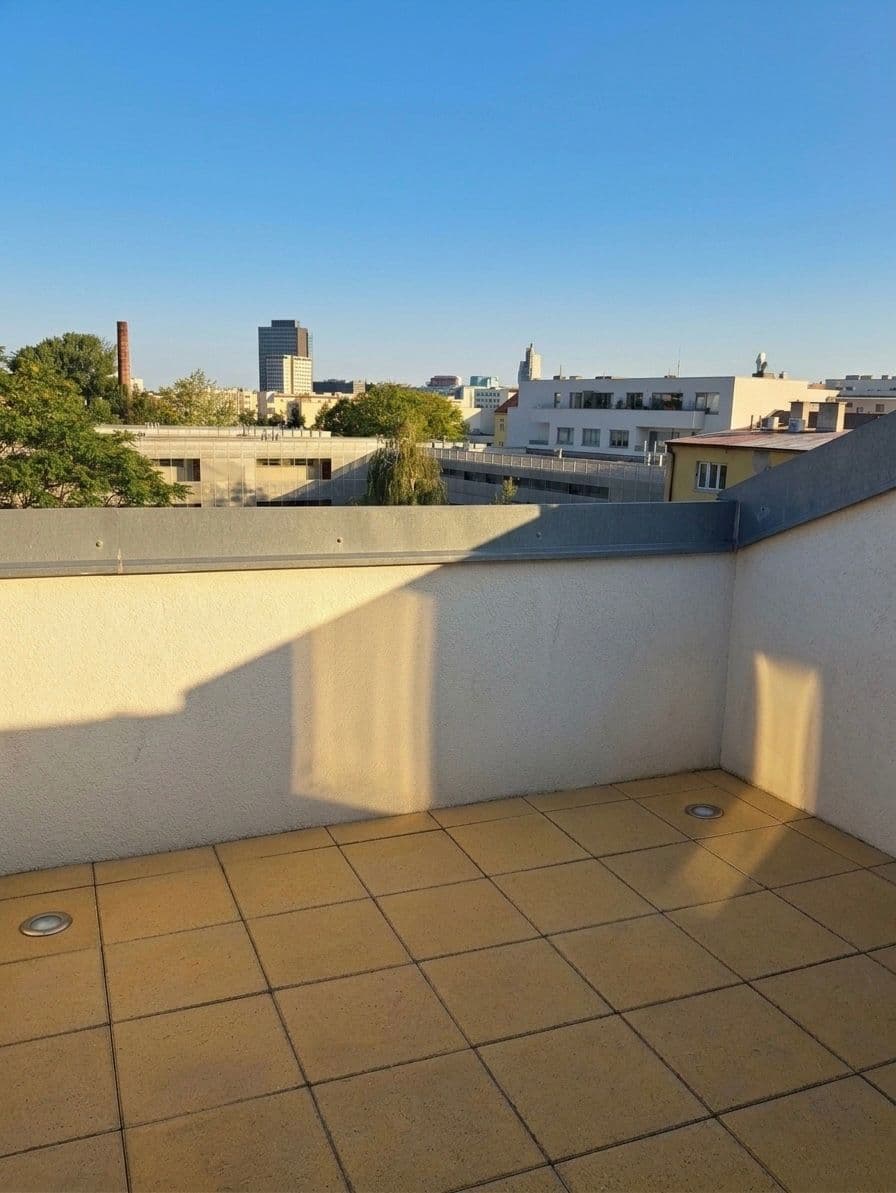 Prenájom bytu 1-izbový 70 m², Hybešova, Brno, Jihomoravský kraj Prenájom bytu 1-izbový 70 m², Hybešova, Brno, Jihomoravský kraj