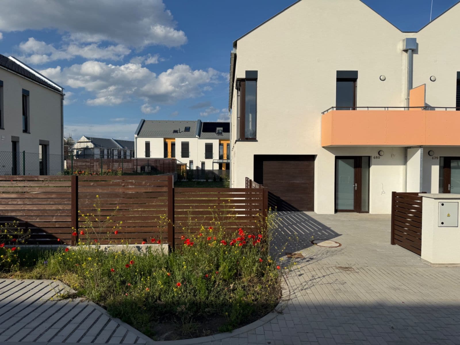Prenájom domu 136 m², pozemek 420 m², Emy Destinové, Jinočany, Středočeský kraj Prenájom domu 136 m², pozemek 420 m², Emy Destinové, Jinočany, Středočeský kraj