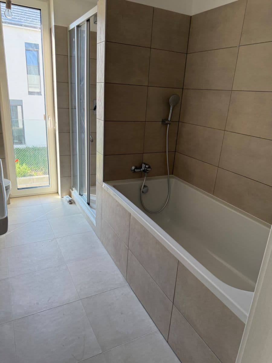 Prenájom domu 136 m², pozemek 420 m², Emy Destinové, Jinočany, Středočeský kraj Prenájom domu 136 m², pozemek 420 m², Emy Destinové, Jinočany, Středočeský kraj