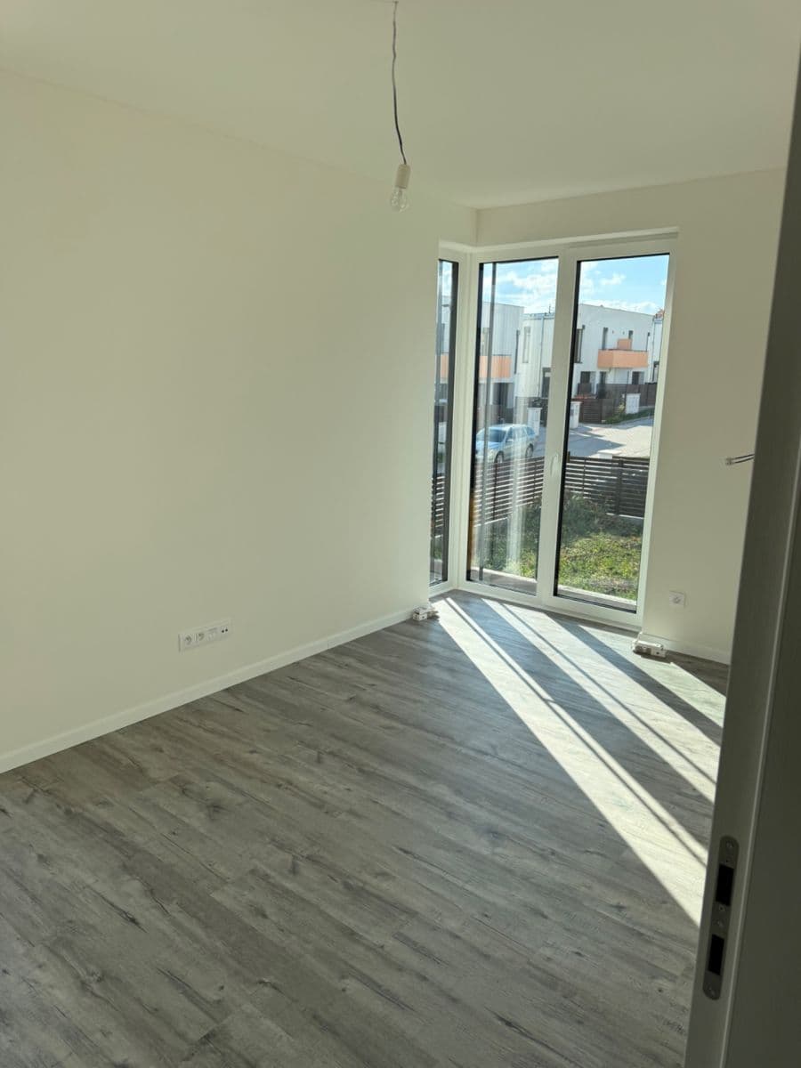 Prenájom domu 136 m², pozemek 420 m², Emy Destinové, Jinočany, Středočeský kraj Prenájom domu 136 m², pozemek 420 m², Emy Destinové, Jinočany, Středočeský kraj