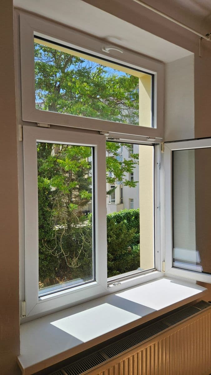 Prenájom bytu 2-izbový 42 m², Horní, Praha, Praha Prenájom bytu 2-izbový 42 m², Horní, Praha, Praha