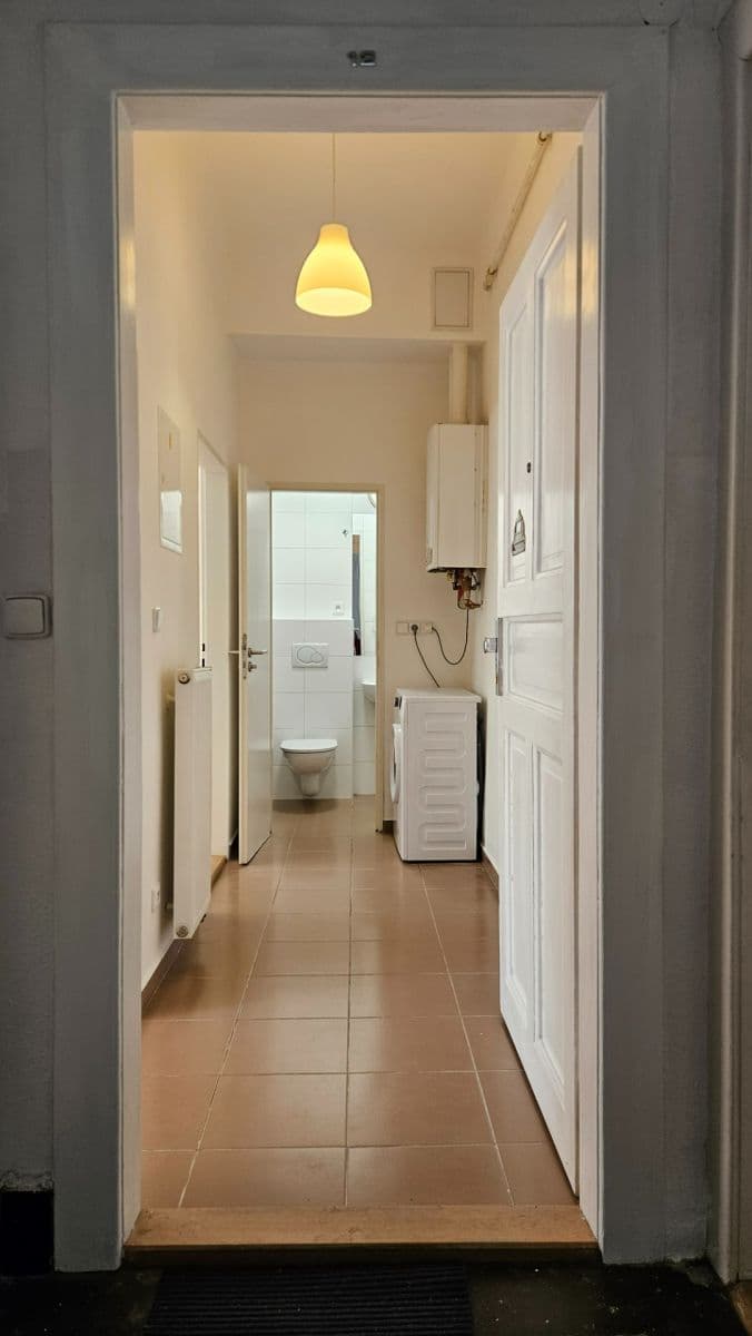 Prenájom bytu 2-izbový 42 m², Horní, Praha, Praha Prenájom bytu 2-izbový 42 m², Horní, Praha, Praha