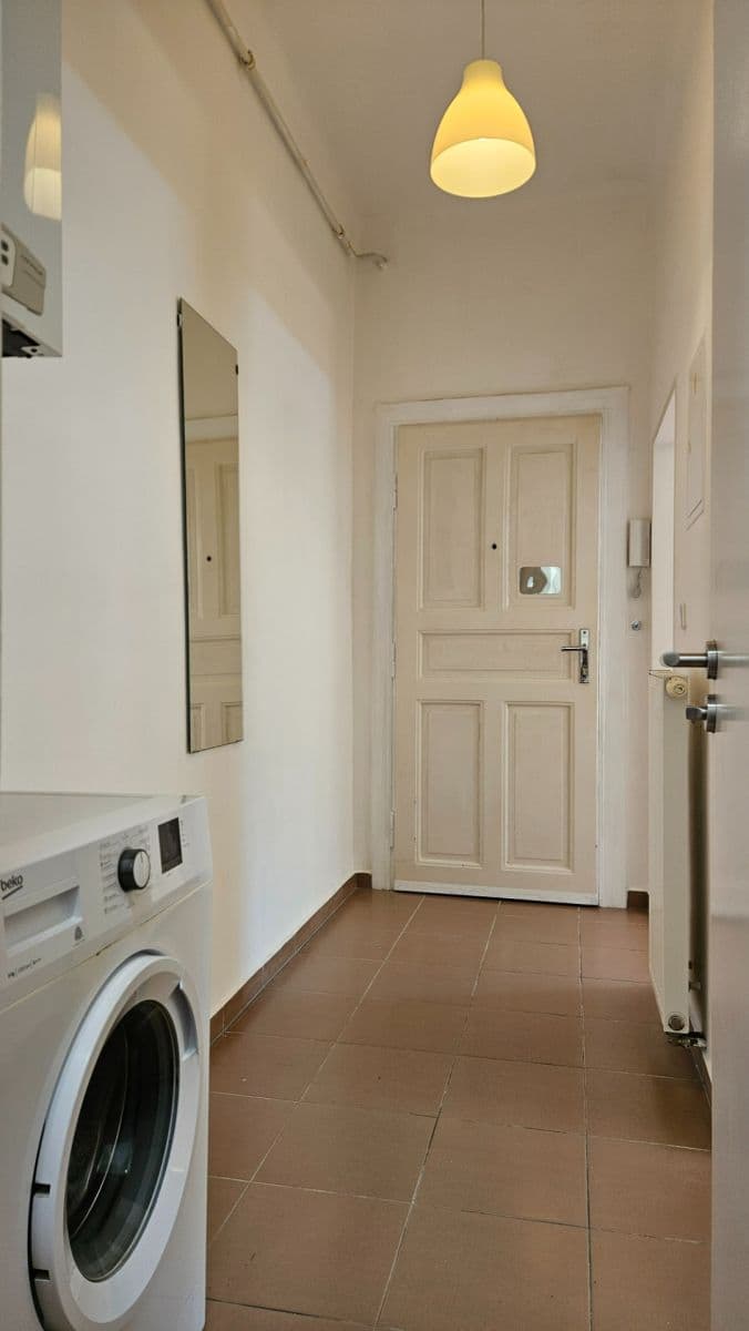 Prenájom bytu 2-izbový 42 m², Horní, Praha, Praha Prenájom bytu 2-izbový 42 m², Horní, Praha, Praha