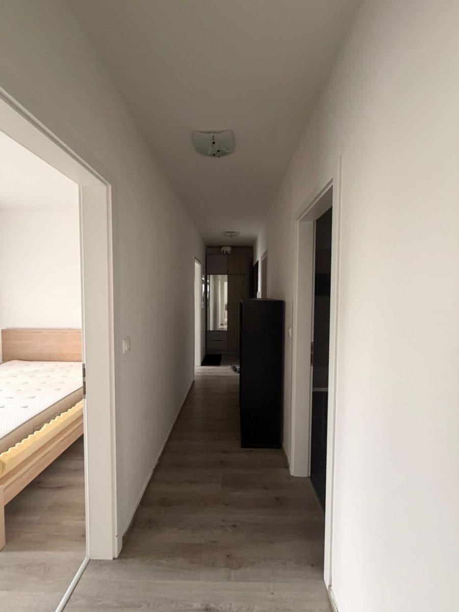 Prenájom bytu 3-izbový 66 m², Nad Úžlabinou, Praha, Praha Prenájom bytu 3-izbový 66 m², Nad Úžlabinou, Praha, Praha