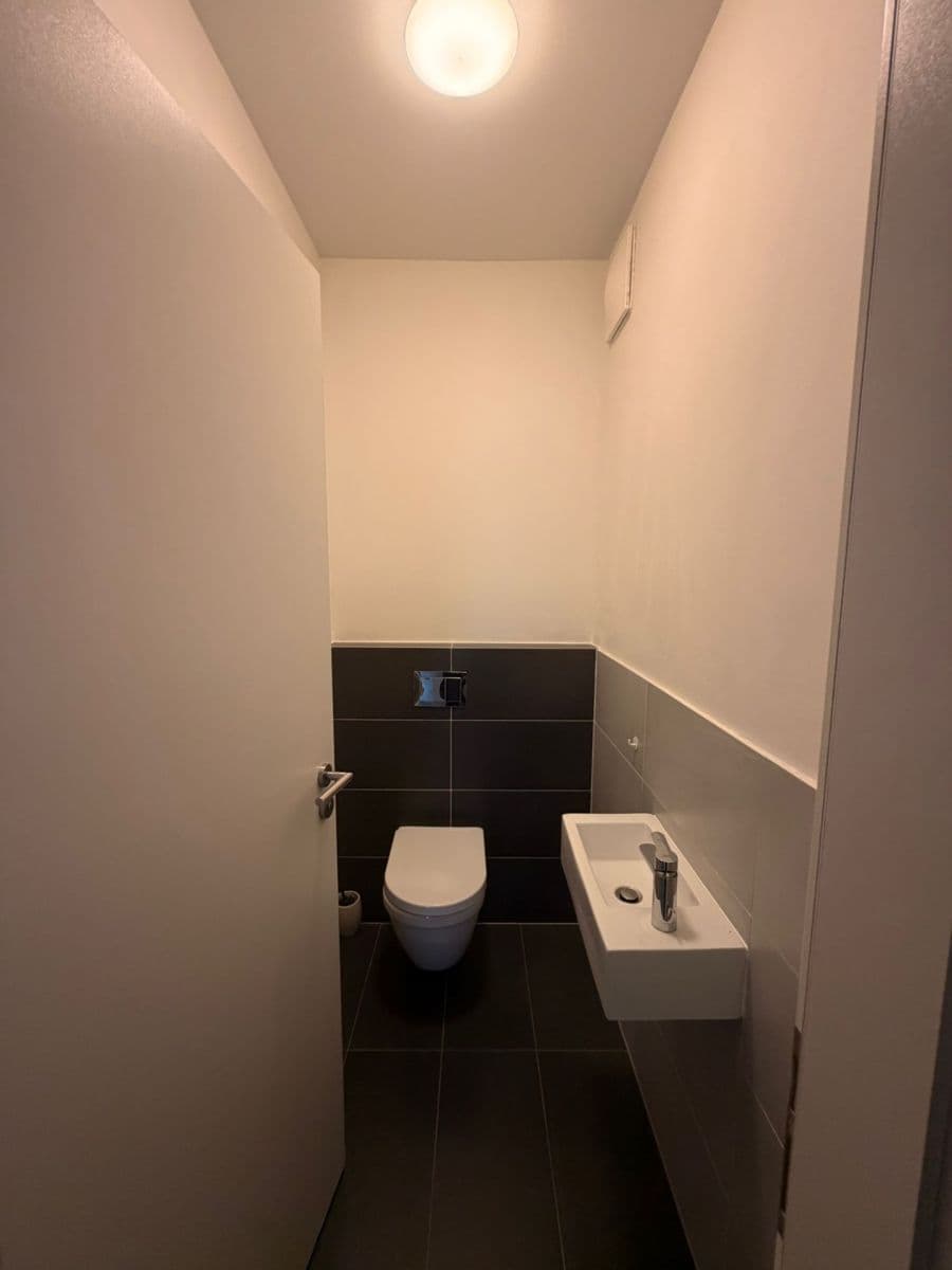 Prenájom bytu 3-izbový 66 m², Nad Úžlabinou, Praha, Praha Prenájom bytu 3-izbový 66 m², Nad Úžlabinou, Praha, Praha