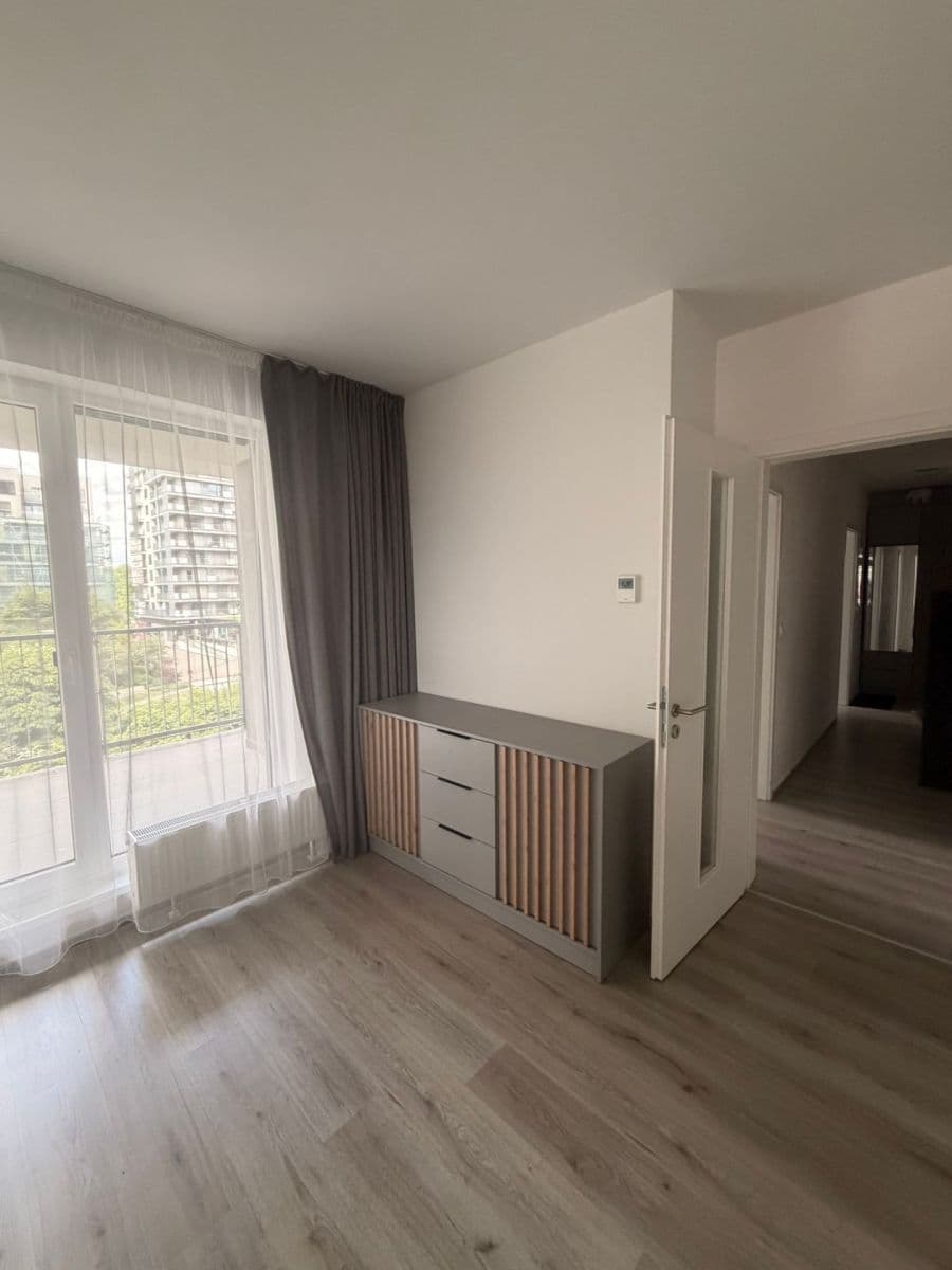 Prenájom bytu 3-izbový 66 m², Nad Úžlabinou, Praha, Praha Prenájom bytu 3-izbový 66 m², Nad Úžlabinou, Praha, Praha