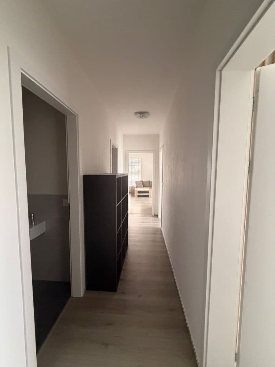 Prenájom bytu 3-izbový 66 m², Nad Úžlabinou, Praha, Praha Prenájom bytu 3-izbový 66 m², Nad Úžlabinou, Praha, Praha