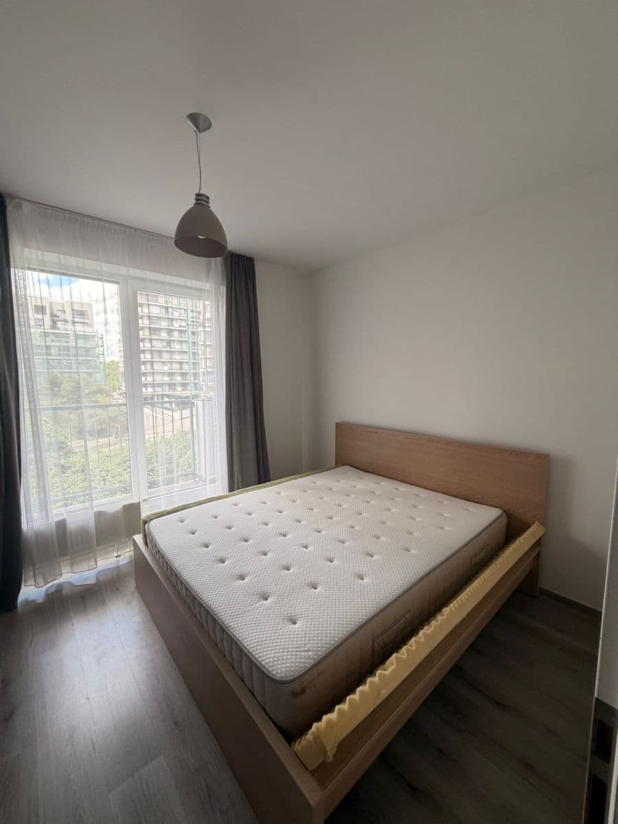Prenájom bytu 3-izbový 66 m², Nad Úžlabinou, Praha, Praha Prenájom bytu 3-izbový 66 m², Nad Úžlabinou, Praha, Praha