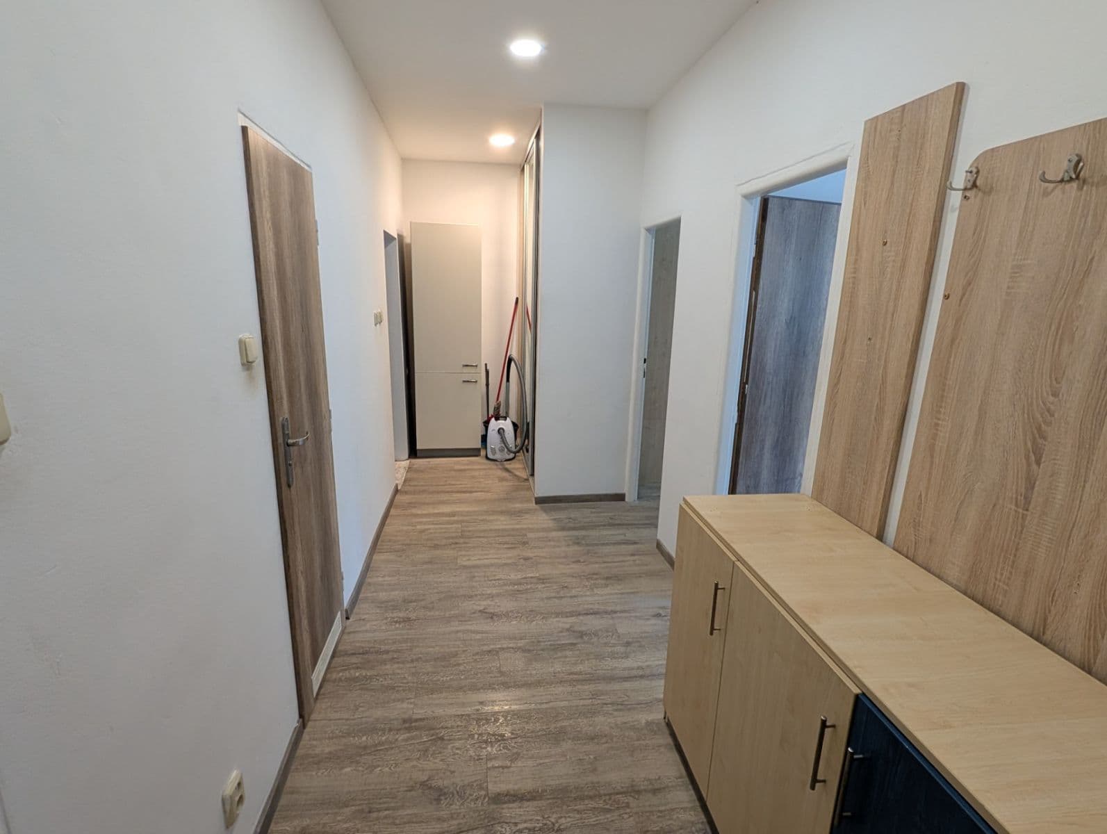 Prenájom bytu 4-izbový 70 m², Fabiánova, Praha, Praha Prenájom bytu 4-izbový 70 m², Fabiánova, Praha, Praha