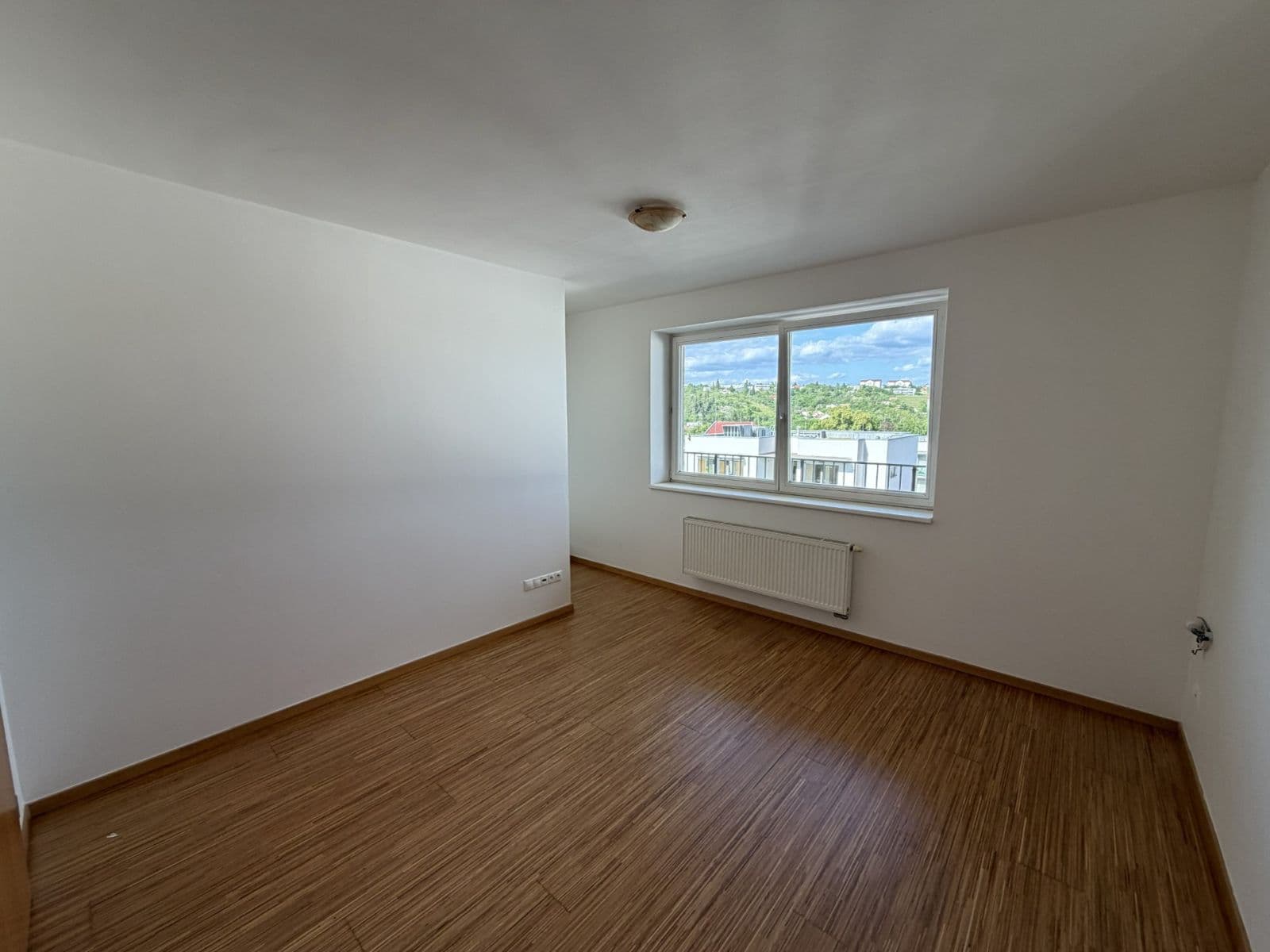 Prenájom bytu 3-izbový 120 m², Palackého třída, Brno, Jihomoravský kraj Prenájom bytu 3-izbový 120 m², Palackého třída, Brno, Jihomoravský kraj