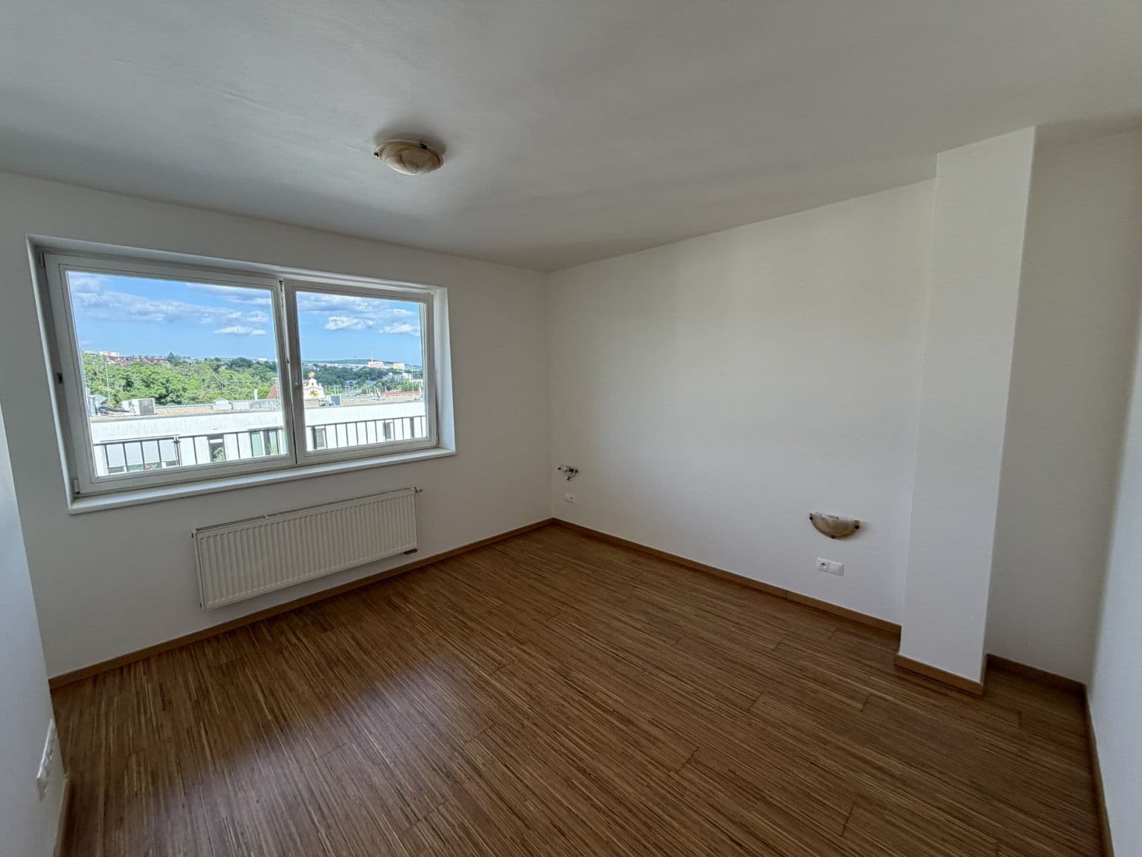 Prenájom bytu 3-izbový 120 m², Palackého třída, Brno, Jihomoravský kraj Prenájom bytu 3-izbový 120 m², Palackého třída, Brno, Jihomoravský kraj