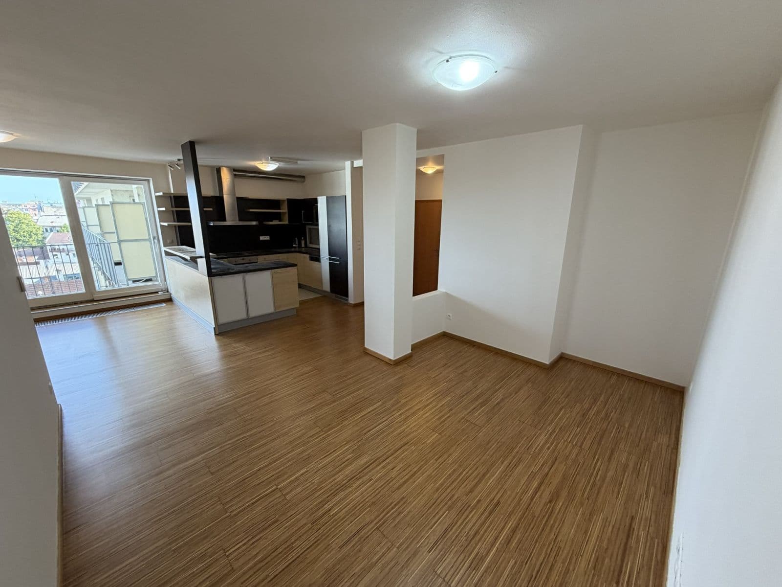 Prenájom bytu 3-izbový 120 m², Palackého třída, Brno, Jihomoravský kraj Prenájom bytu 3-izbový 120 m², Palackého třída, Brno, Jihomoravský kraj