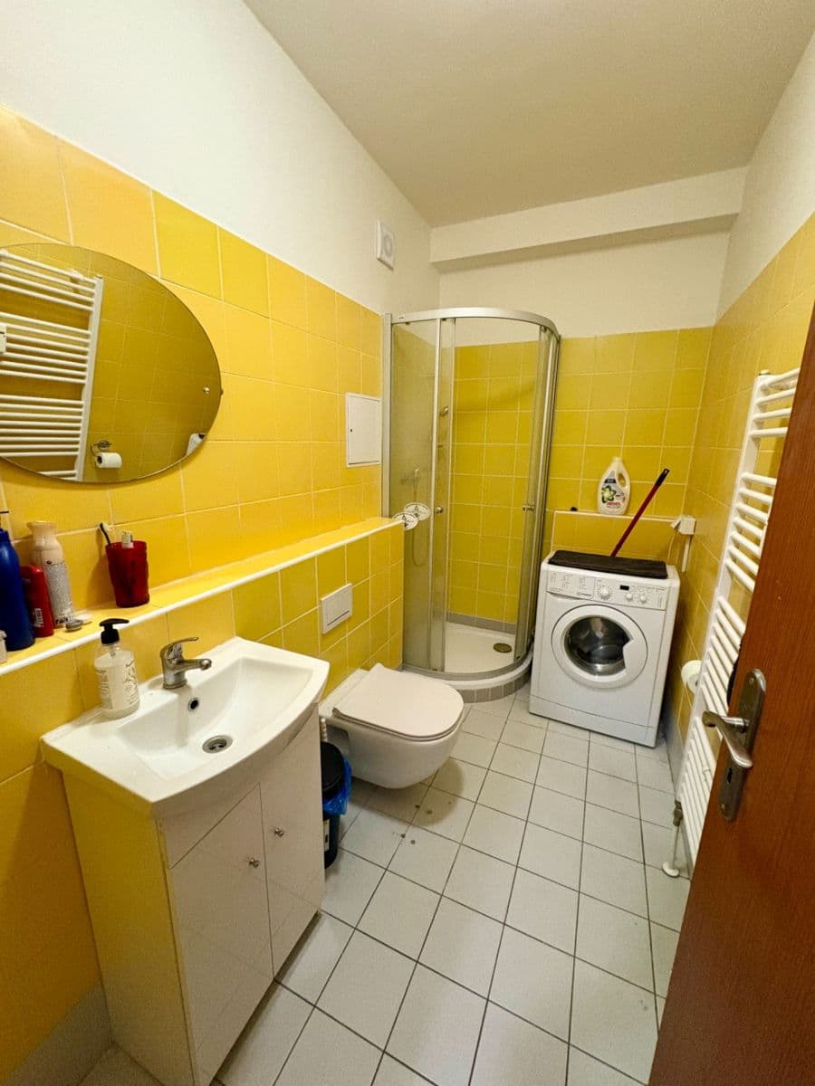 Prenájom bytu 1-izbový 34 m², Na Kopečku, Praha, Praha Prenájom bytu 1-izbový 34 m², Na Kopečku, Praha, Praha