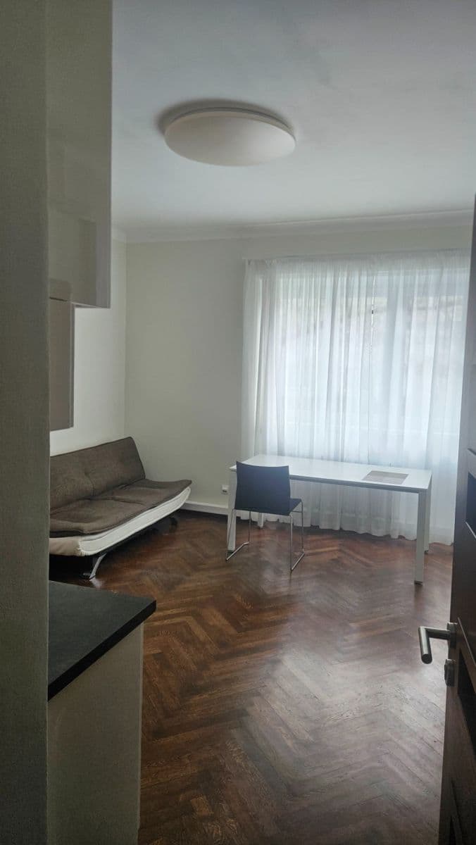 Prenájom bytu 3-izbový 72 m², 5. května, Praha, Praha Prenájom bytu 3-izbový 72 m², 5. května, Praha, Praha