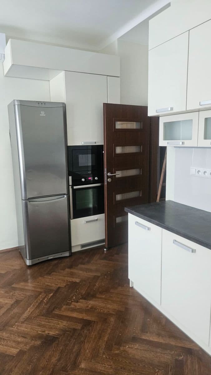 Prenájom bytu 3-izbový 72 m², 5. května, Praha, Praha Prenájom bytu 3-izbový 72 m², 5. května, Praha, Praha