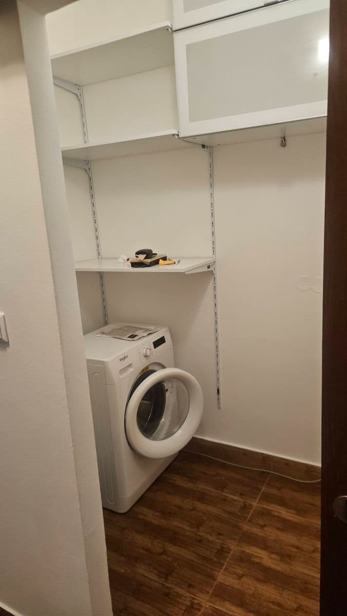 Prenájom bytu 3-izbový 72 m², 5. května, Praha, Praha Prenájom bytu 3-izbový 72 m², 5. května, Praha, Praha