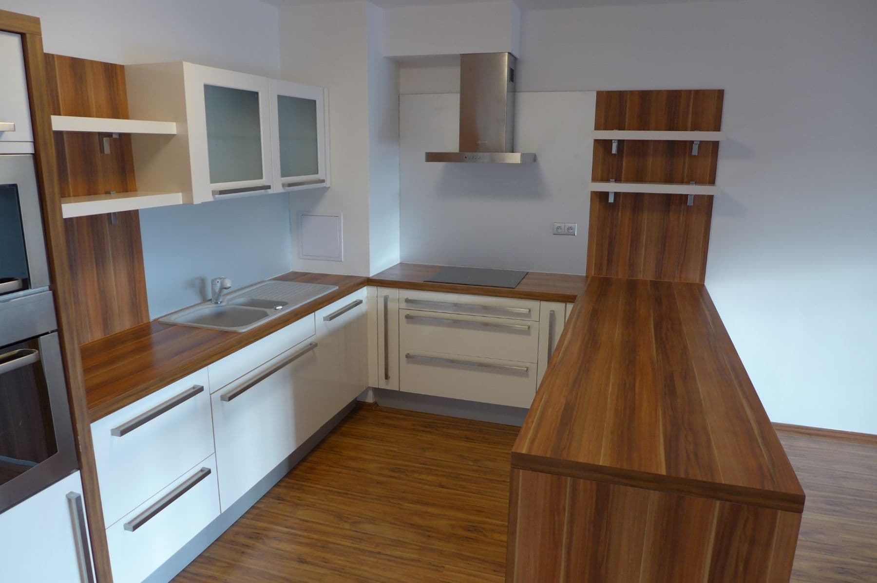 Prenájom bytu 2-izbový 82 m², Na Harfě, Praha, Praha Prenájom bytu 2-izbový 82 m², Na Harfě, Praha, Praha