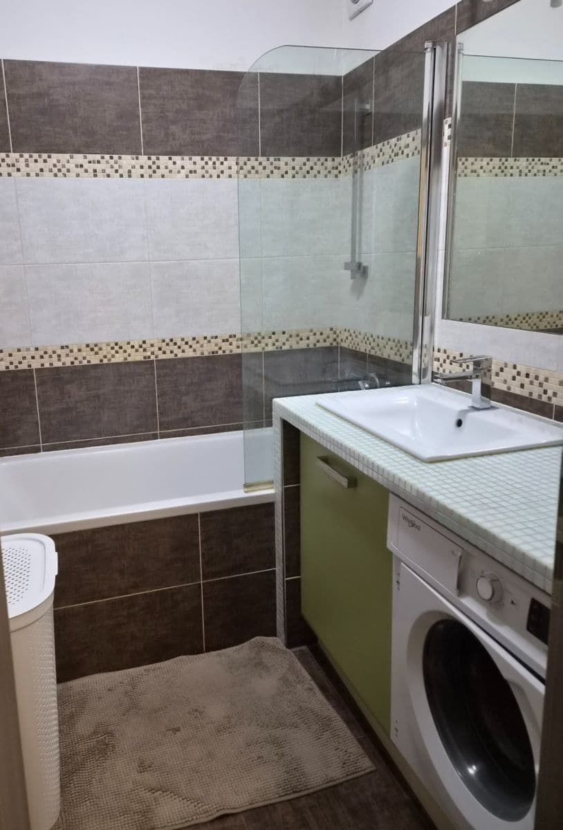 Prenájom bytu 2-izbový 57 m², Kadnárova, Rača, Bratislavský kraj Prenájom bytu 2-izbový 57 m², Kadnárova, Rača, Bratislavský kraj