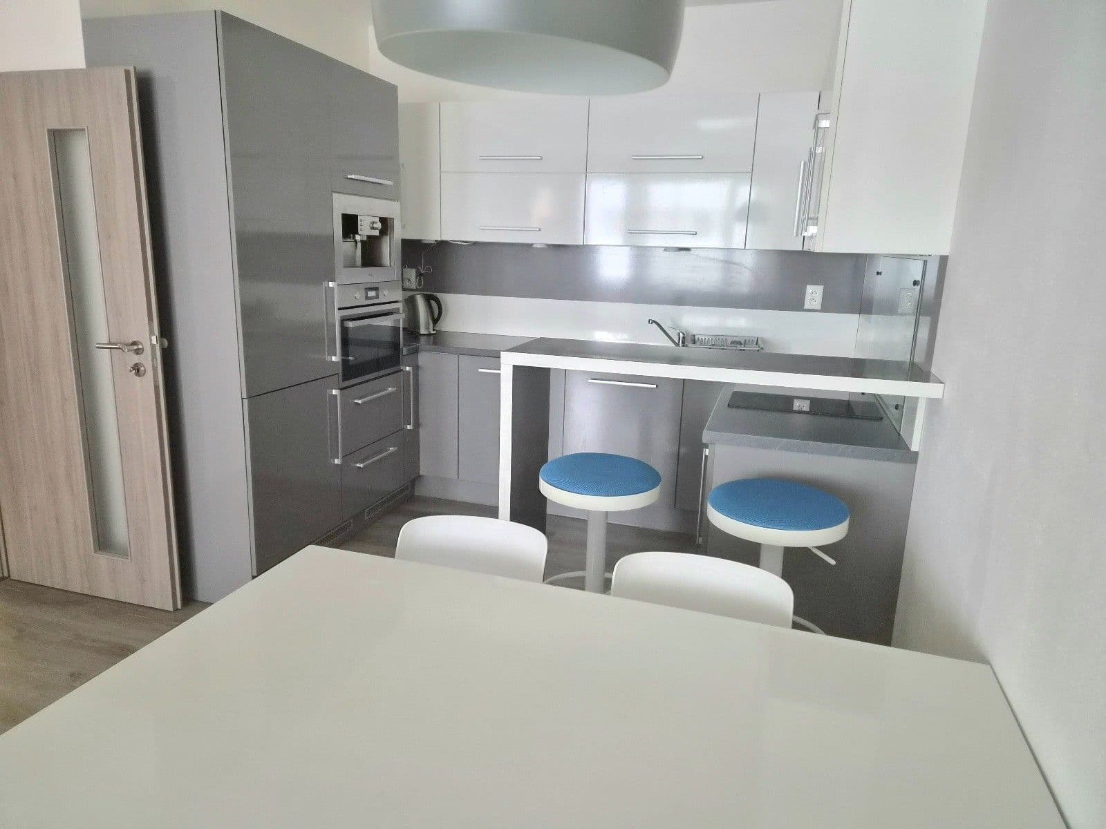Prenájom bytu 2-izbový 57 m², Kadnárova, Rača, Bratislavský kraj Prenájom bytu 2-izbový 57 m², Kadnárova, Rača, Bratislavský kraj
